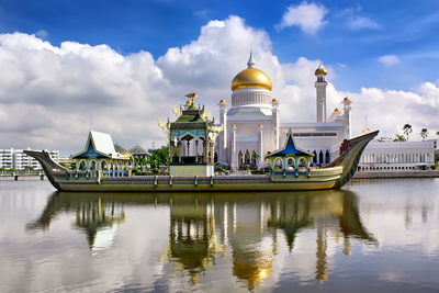 Sultan Omar Ali Saifuding Moschee, Brunei
