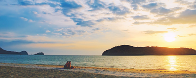 Sonnenuntergang am Strand von Langkawi, Malaysia Reisen